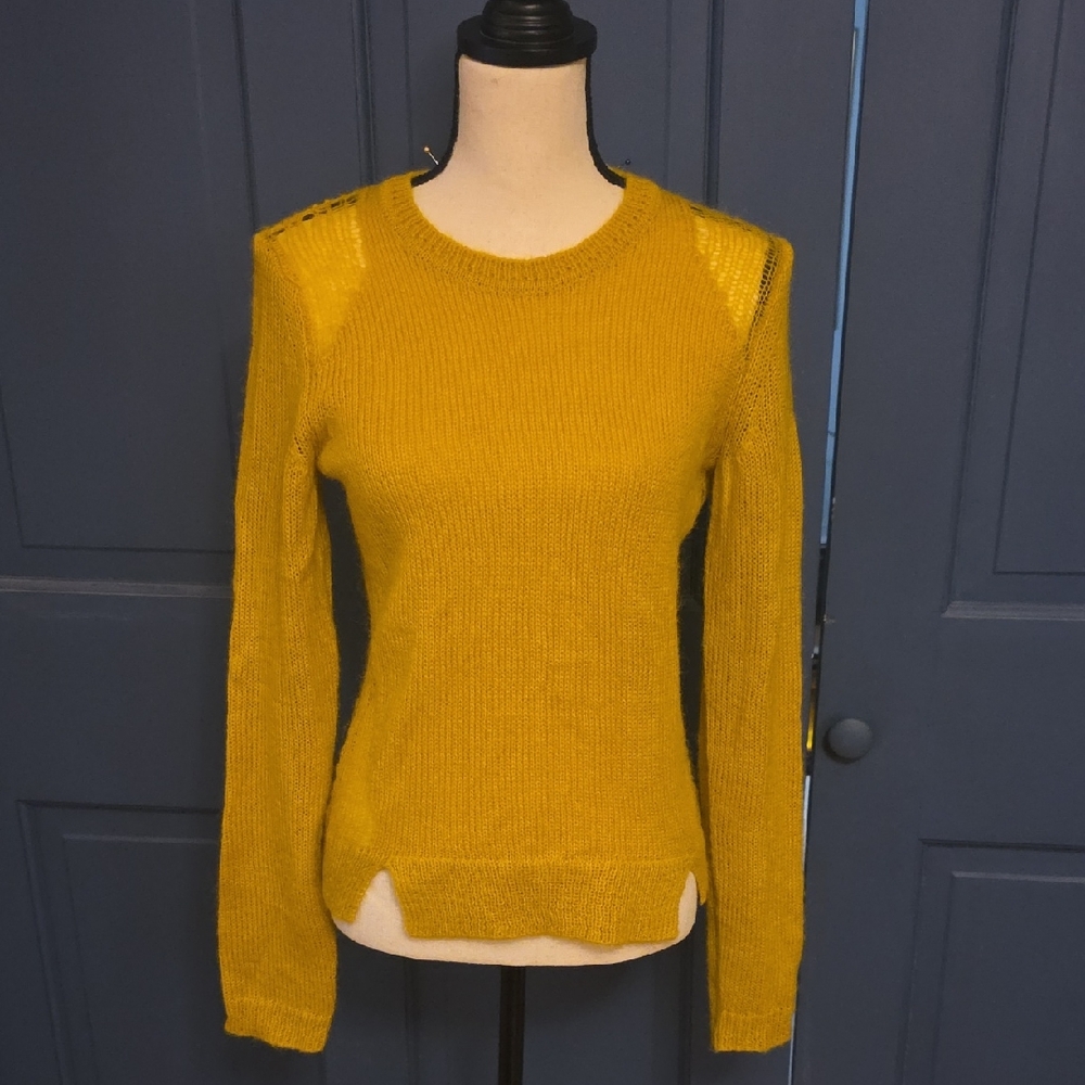 RACHEL Rachel Roy Yellow Gold Crew Neck Sweater Distressed Look Sz Small No Wear